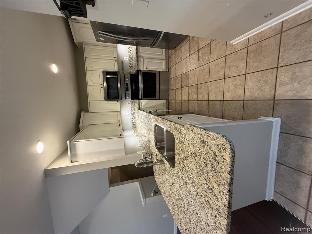 7172 Kings Way, Flushing, MI 48433 — Photo 11
