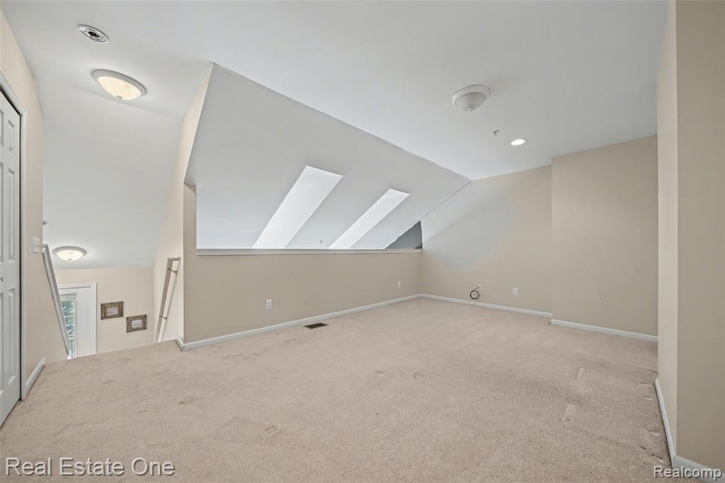 666 Lydia Lane, Pontiac, MI 48341 — Photo 18