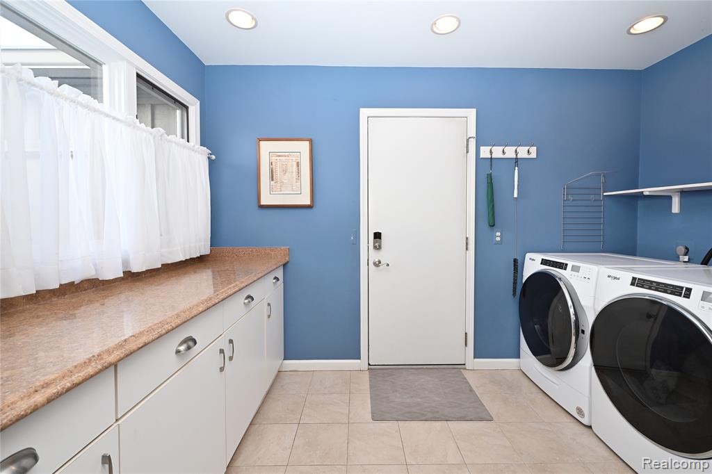 32095 SPRUCE Lane, 50, Beverly Hills, MI 48025 — Photo 16