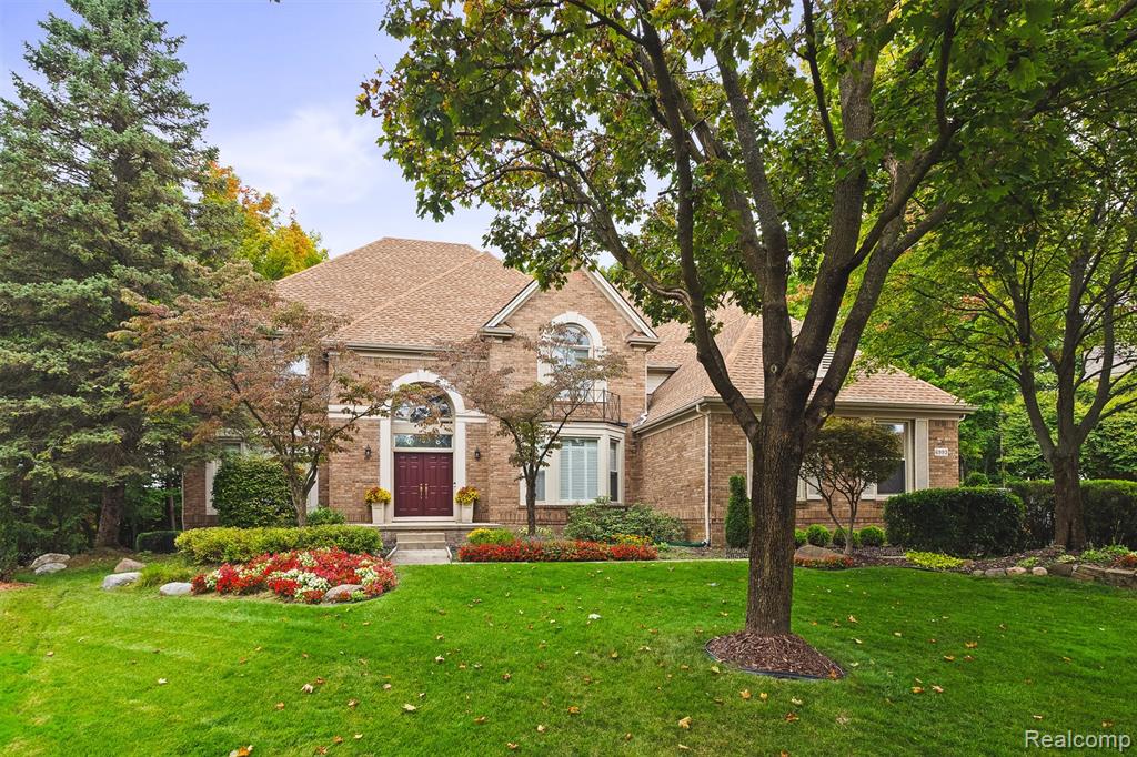 6993 Crosswell Drive, West Bloomfield, MI — front exterior