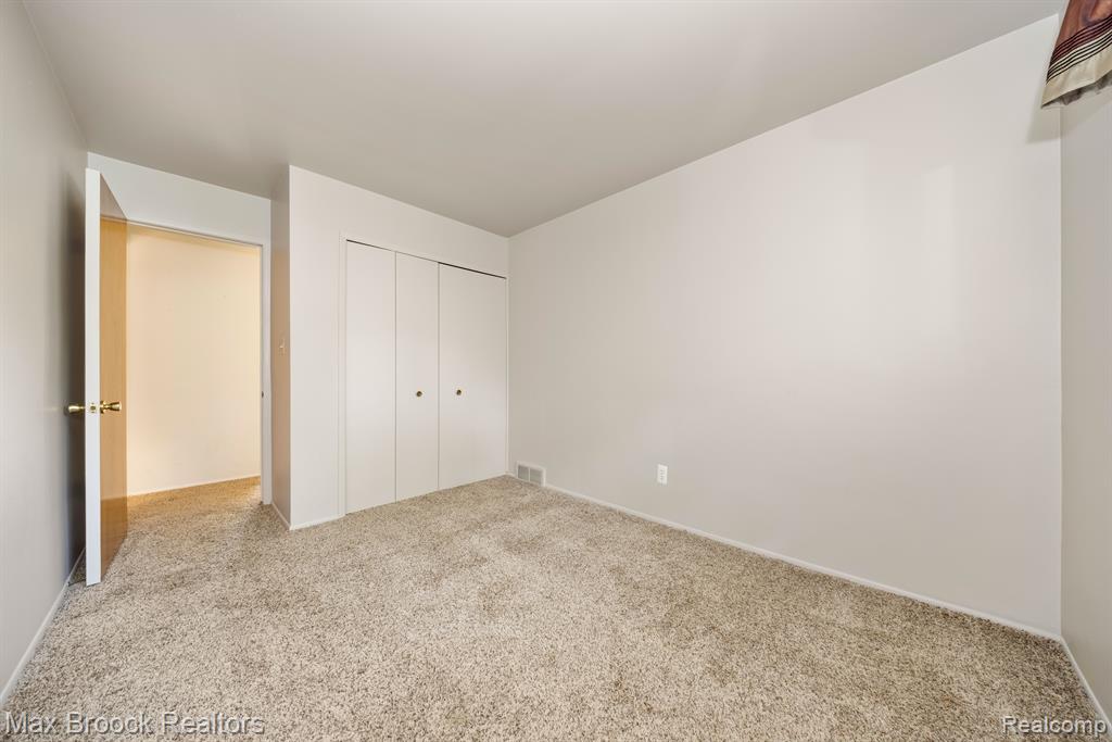 4025 Auburn Drive, Royal Oak, MI 48073 — Photo 16