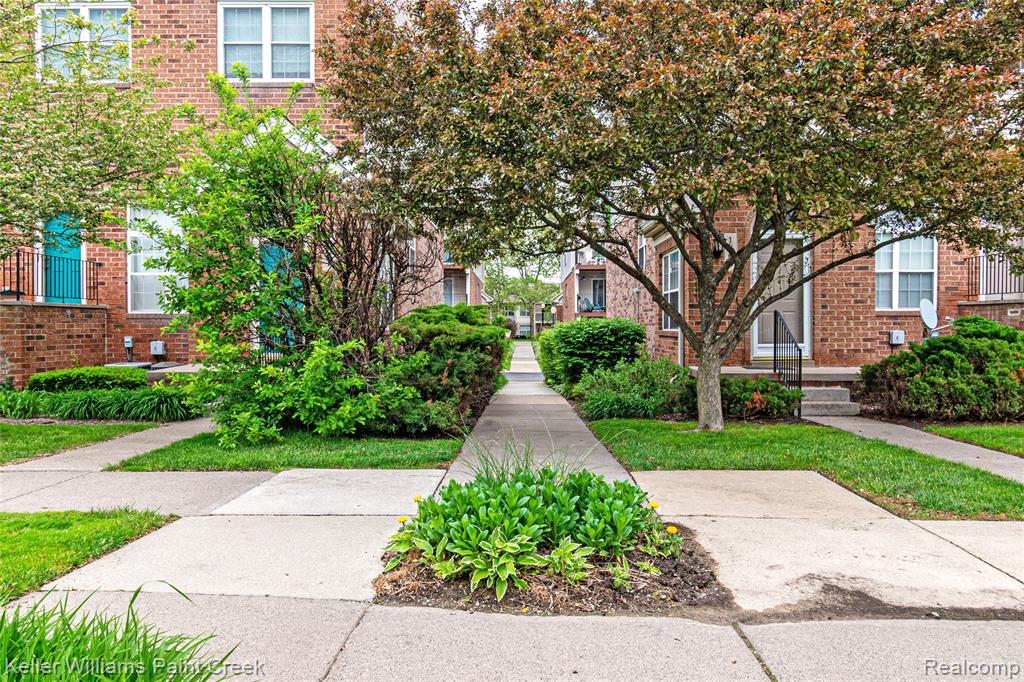 1847 Campau Farms Circle, Detroit, MI 48207 — Photo 8