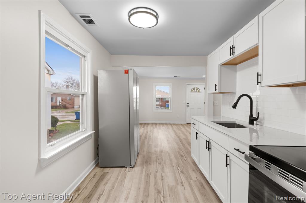 8684 LOZIER Avenue, Warren, MI 48089 — Photo 7