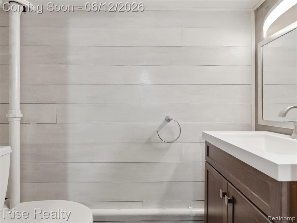 2449 N Genesee Road, Burton, MI 48509 — Photo 30