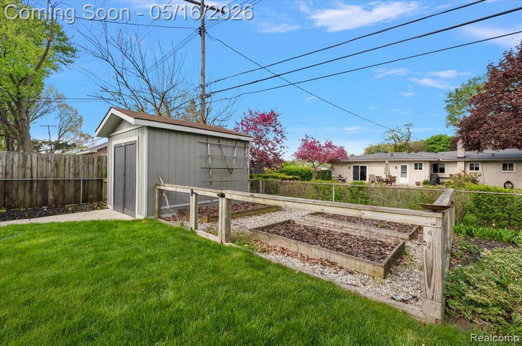 45503 Klingkammer Street, Utica, MI 48317 — Photo 34