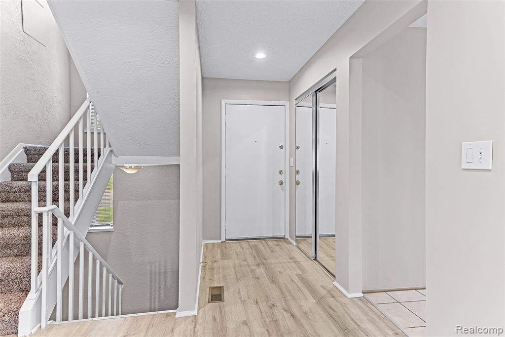 5317 Fairway Lane, West Bloomfield, MI 48323 — Photo 12