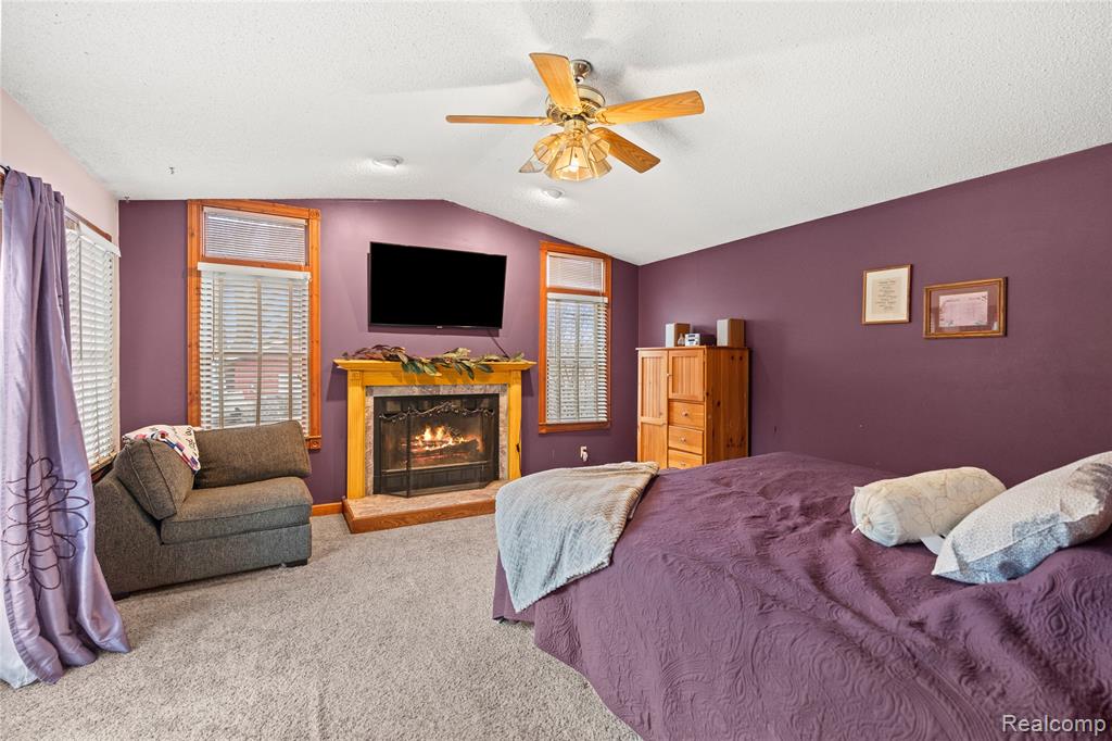 6076 E Carpenter Road, Flint, MI 48506 — Photo 23