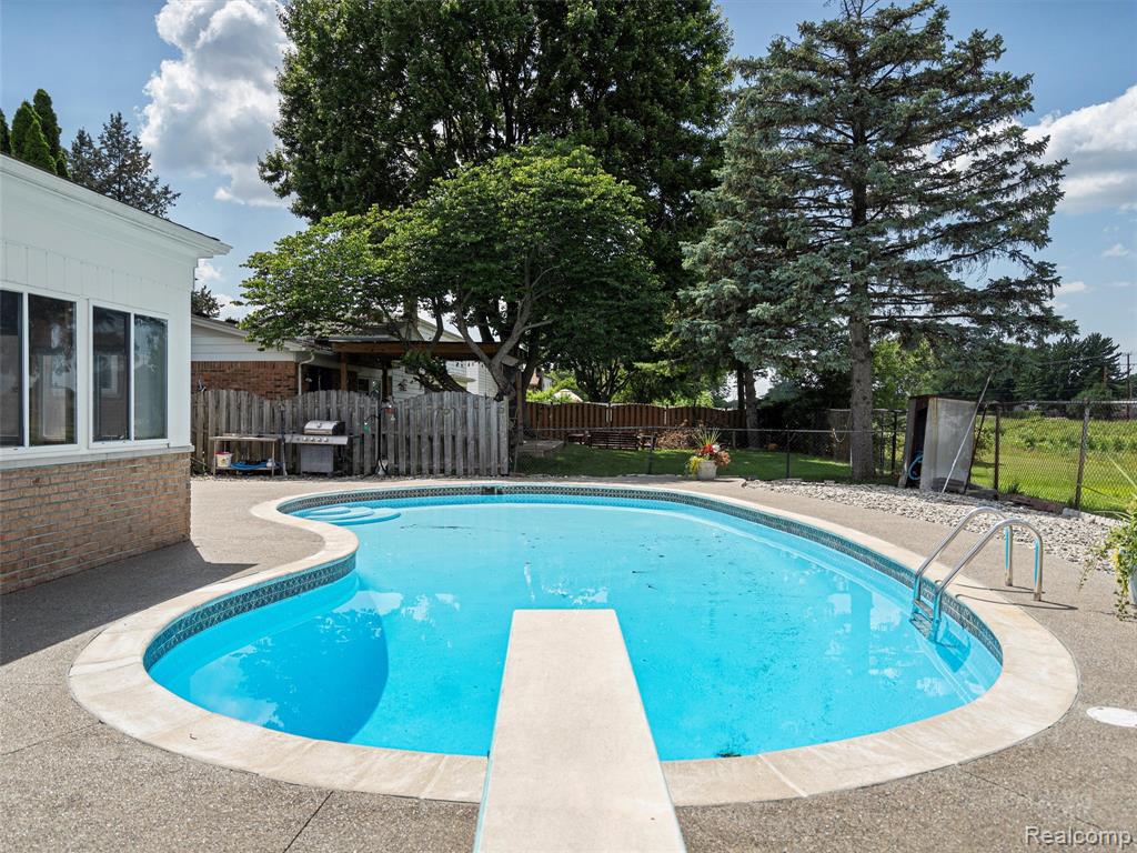 4971 Chadbourne Drive, Sterling Heights, MI 48310 — Photo 9