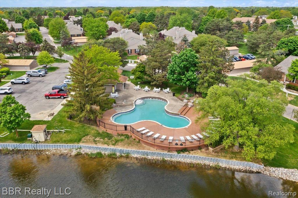 22118 EDGEWATER, Novi, MI — Photo 24