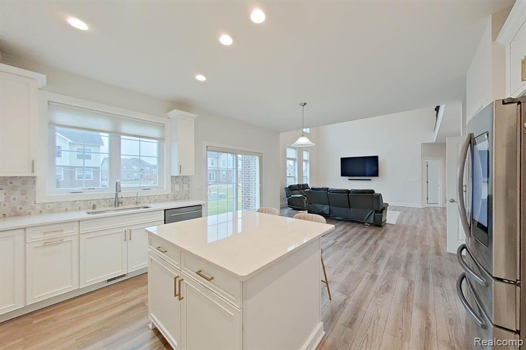 51060 LAUREL Park Drive, Canton, MI 48188 — Photo 18