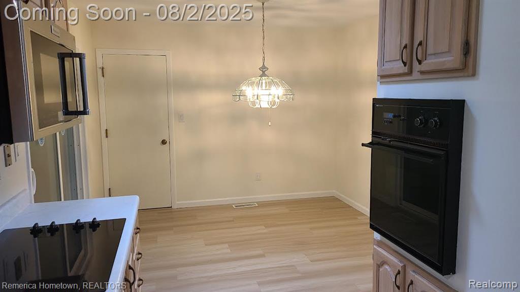 8736 Ringwood Drive, Commerce Twp, MI 48382 — Photo 6