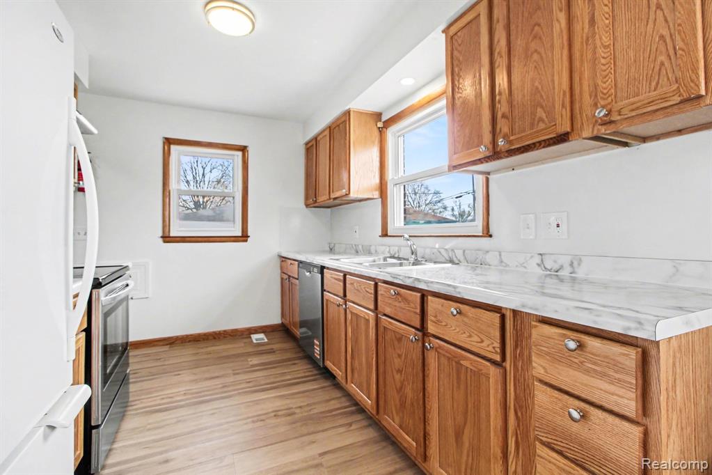 385 Devonshire Street, Ypsilanti, MI 48198 — Photo 9