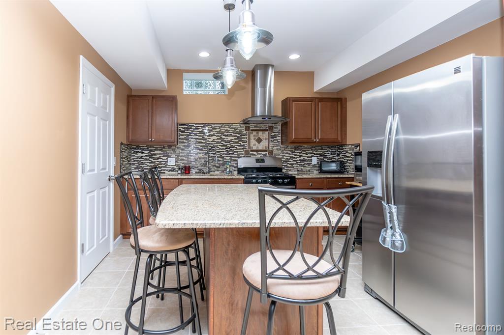18090 Peninsula Way, Northville, MI 48168 — Photo 79