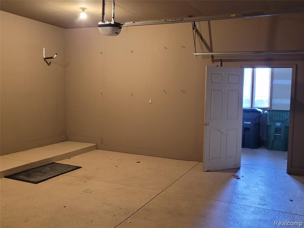 48205 Conifer Drive, Shelby Twp, MI 48315 — Photo 7