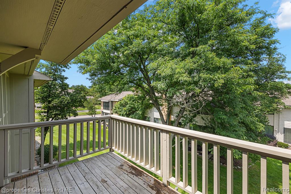 7460 PEBBLE Lane, West Bloomfield, MI — Photo 27