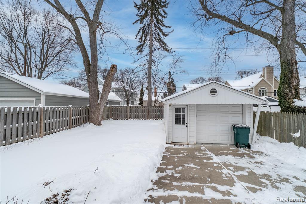 537 BIRD Avenue, Birmingham, MI 48009 — Photo 24