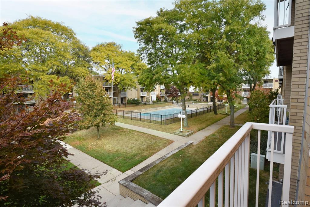 4909 Crooks Road, C7, Royal Oak, MI 48073 — Photo 6