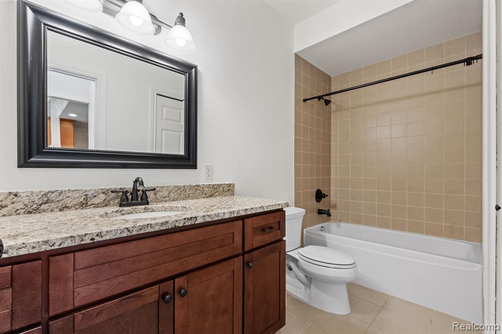 730 Penniman Avenue, 205, Plymouth, MI 48170 — Photo 14