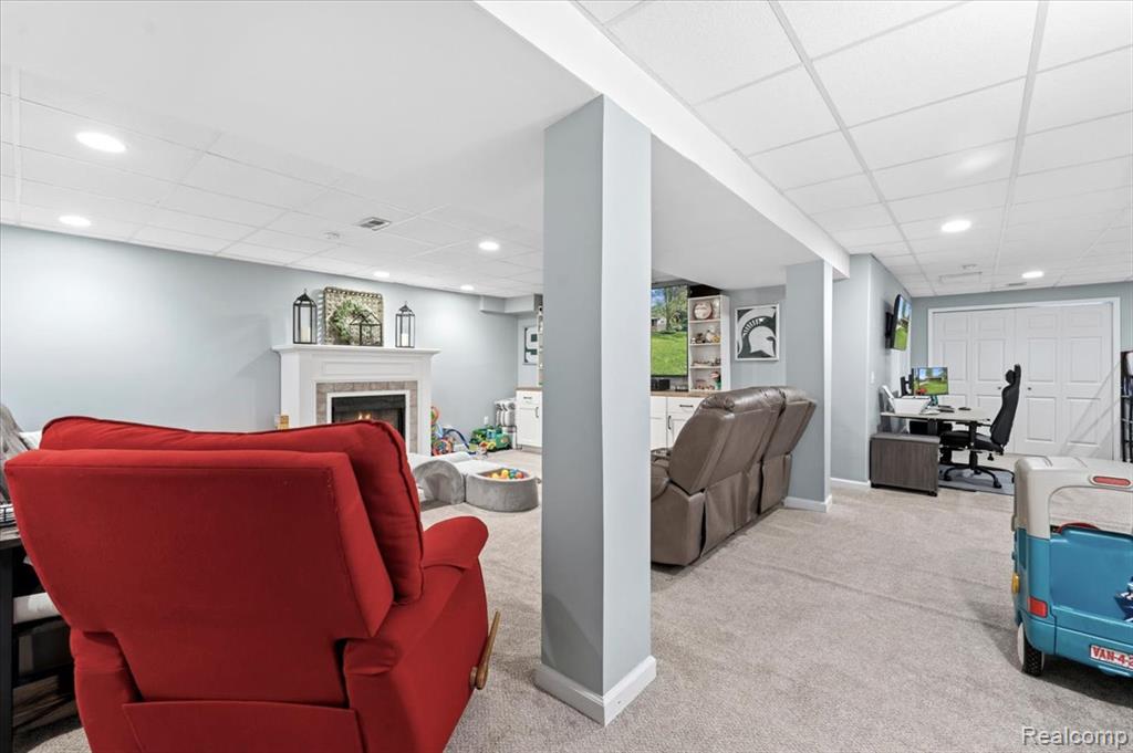 422 Robert Court, Auburn Hills, MI 48326 — Photo 14