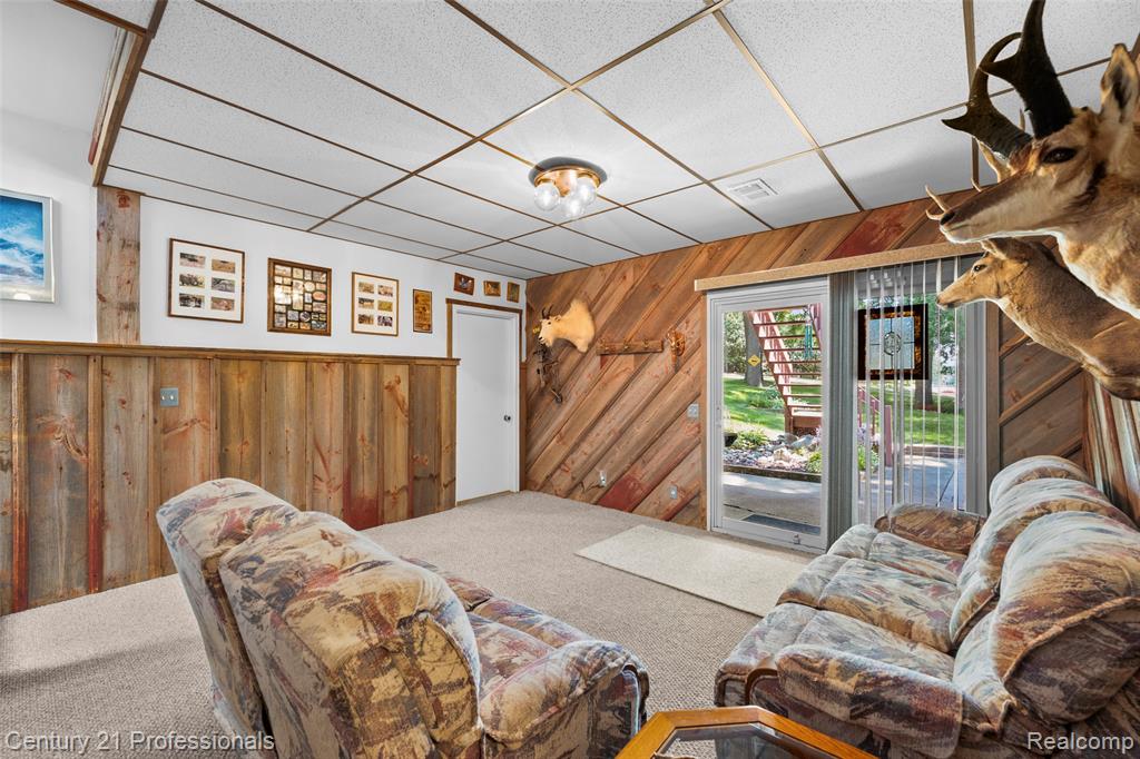 5135 Virgie Lane, West Bloomfield, MI 48324 — Photo 22