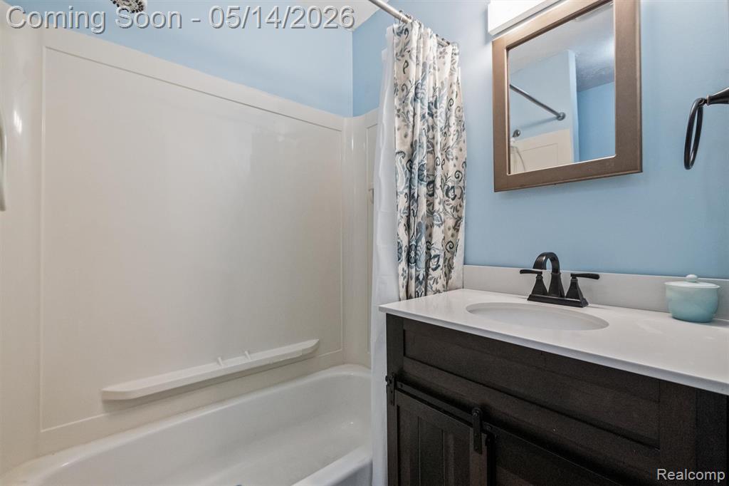 3469 Taylor Court, Auburn Hills, MI 48326 — Photo 17