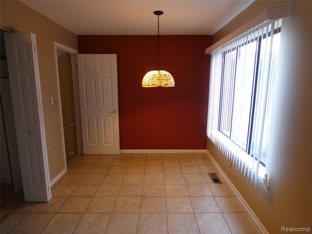 7122 Pebble Park Drive, West Bloomfield, MI — Photo 12