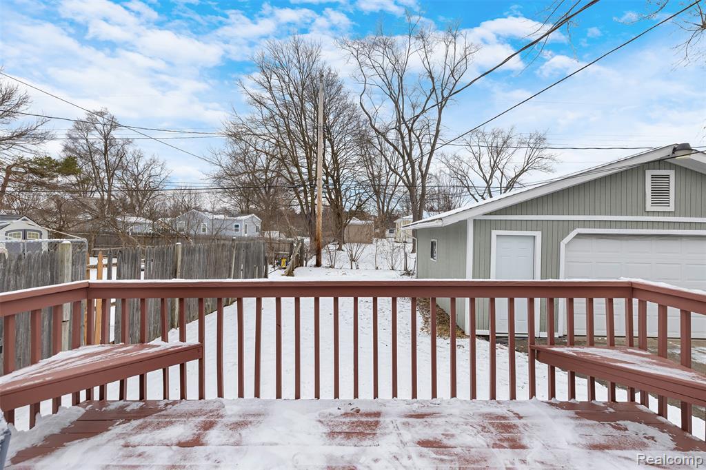 6428 Cloverton Drive, Waterford, MI 48329 — Photo 21