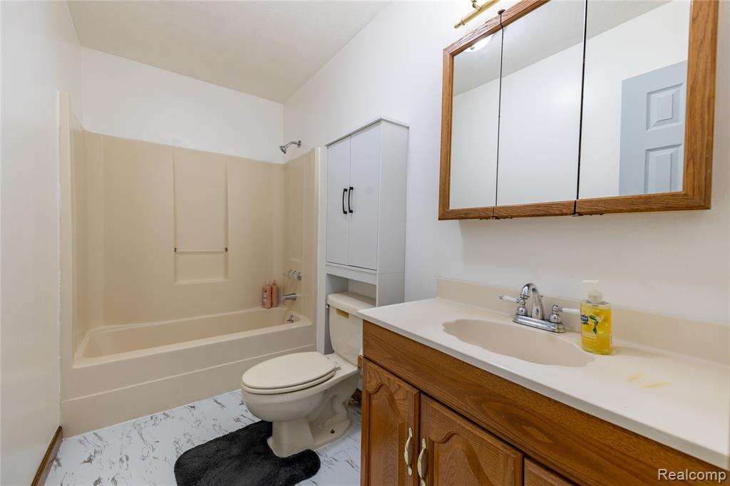 7522 Sovey Drive, Newport, MI 48166 — Photo 13