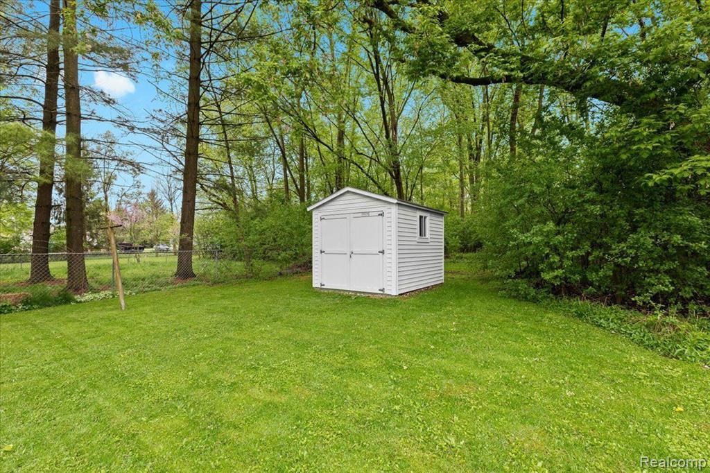 15403 MAXWELL Avenue, Plymouth, MI 48170 — Photo 10