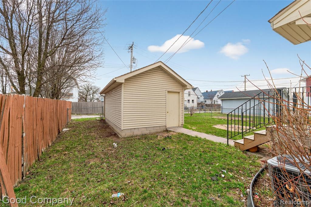 2470 Andrus Street, Hamtramck, MI 48212 — Photo 43