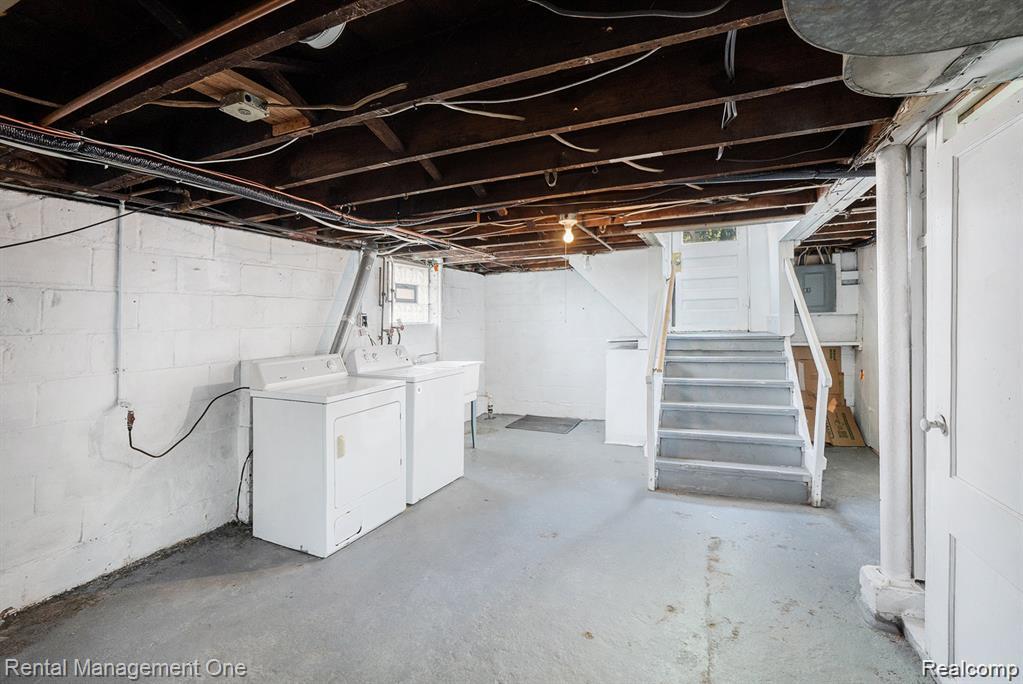 838 Pinecrest Drive, Ferndale, MI 48220 — Photo 2