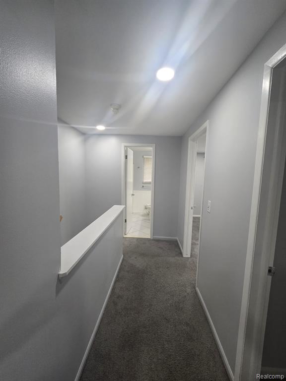 8410 HICKORY DR Drive, Sterling Heights, MI 48312 — Photo 12
