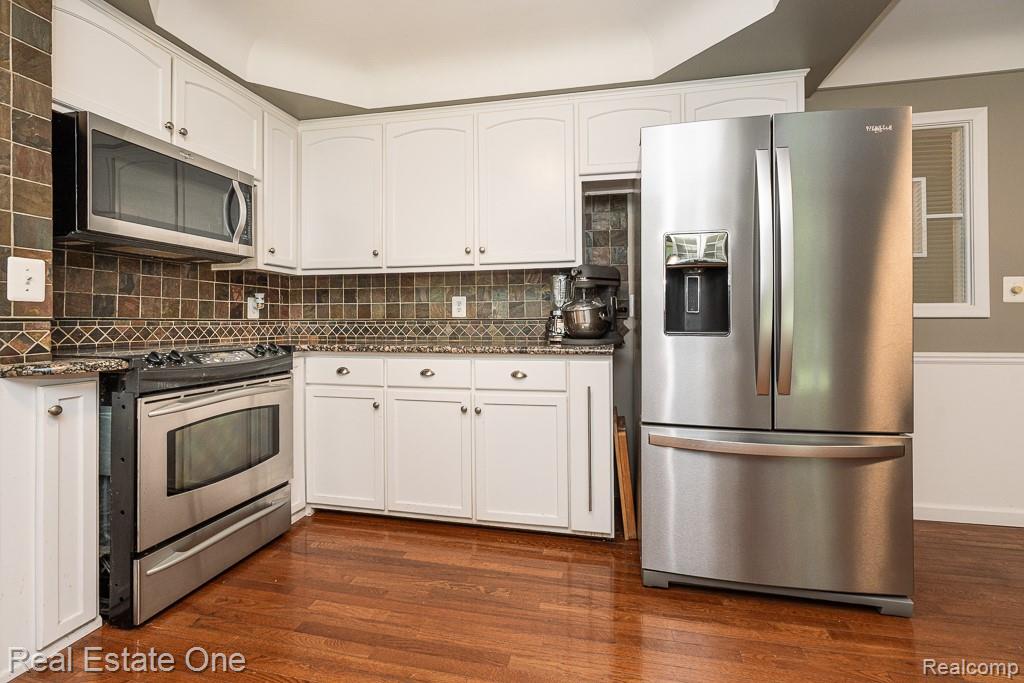 5055 Eastbrook Court, Utica, MI 48316 — Photo 10