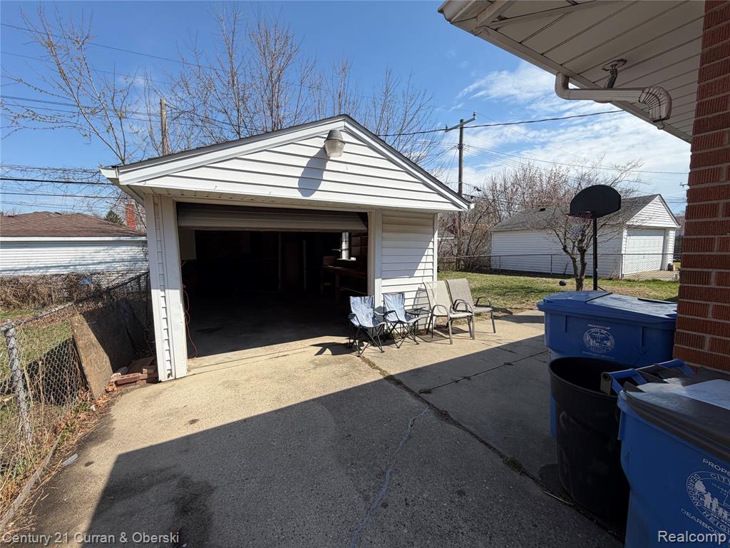8586 Salem Lane, Dearborn Heights, MI 48127 — Photo 10