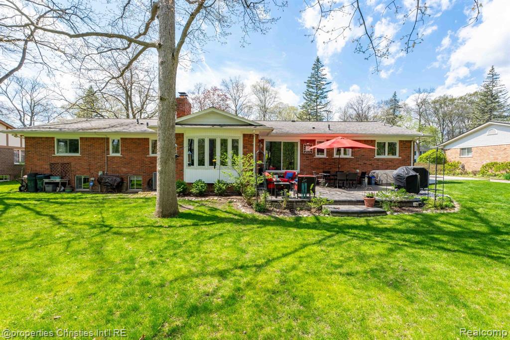 5753 CHERRY CREST Drive, West Bloomfield, MI — Photo 44