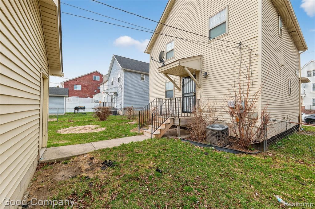 2470 Andrus Street, Hamtramck, MI 48212 — Photo 39