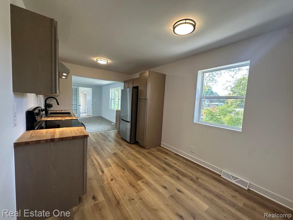 5481 Belsay Road, Grand Blanc, MI 48439 — Photo 6