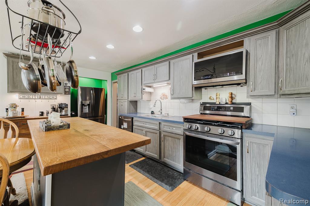 8515 Lake Road, Grosse Ile, MI 48138 — Photo 12
