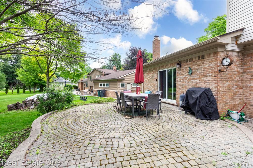6011 Walker Drive, Troy, MI 48085 — Photo 41