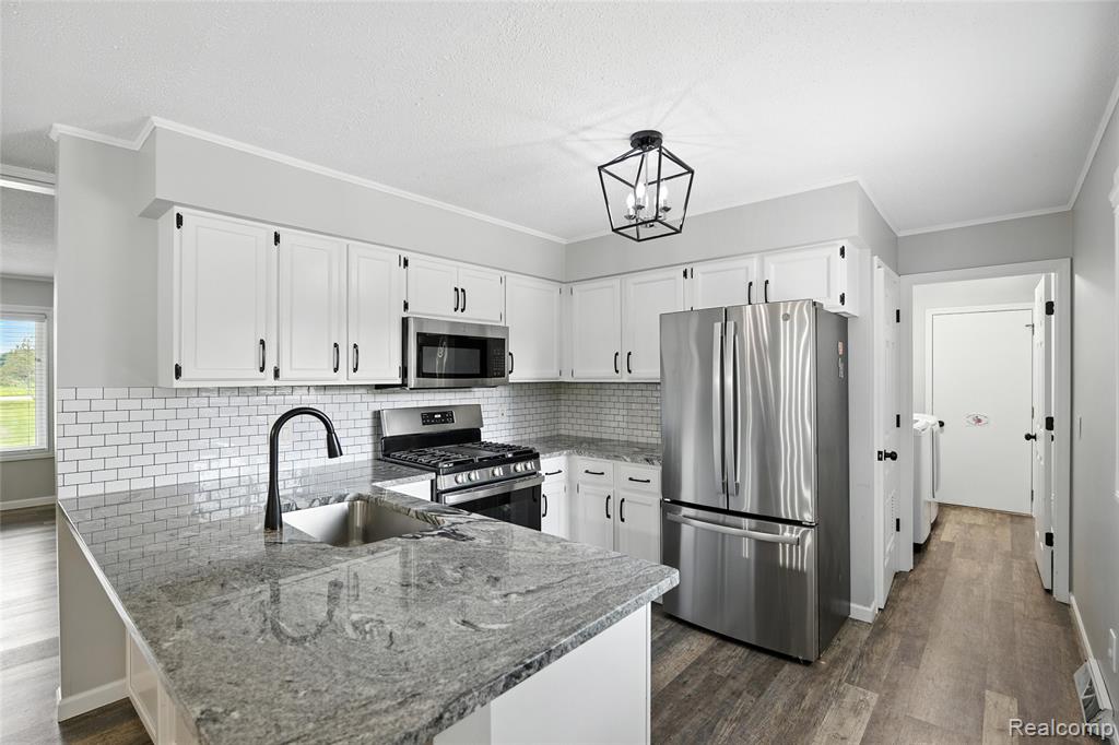 66100 Romeo Plank Road, Ray, MI — Photo 15
