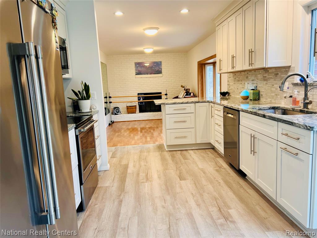 1900 N Hughes Road, Howell, MI 48843 — Photo 30