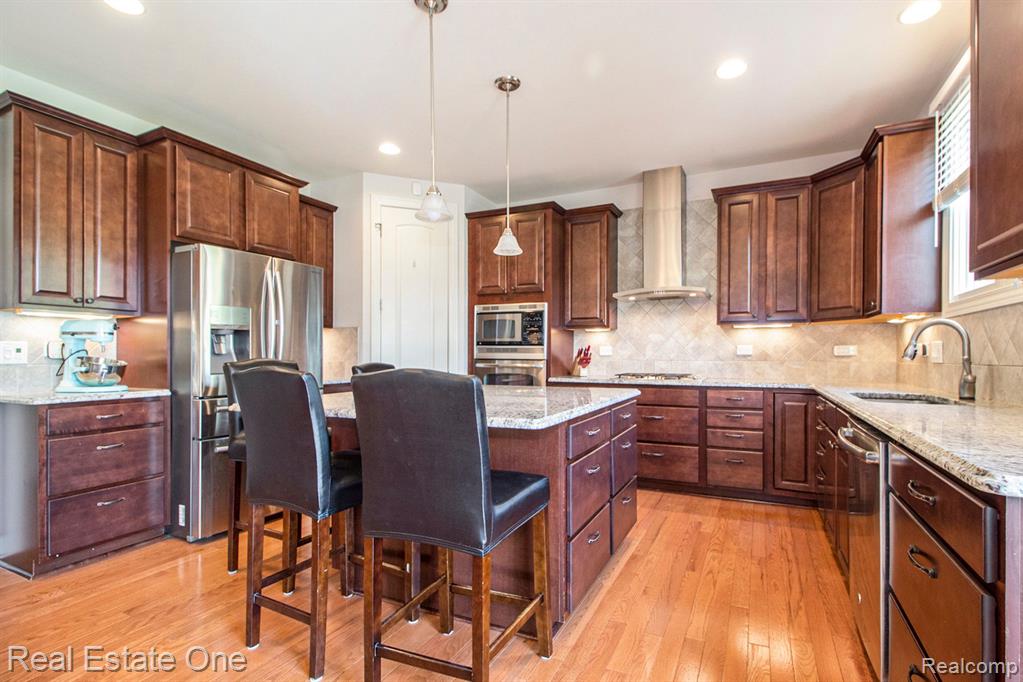 47466 VALENCIA Circle, Novi, MI — Photo 13
