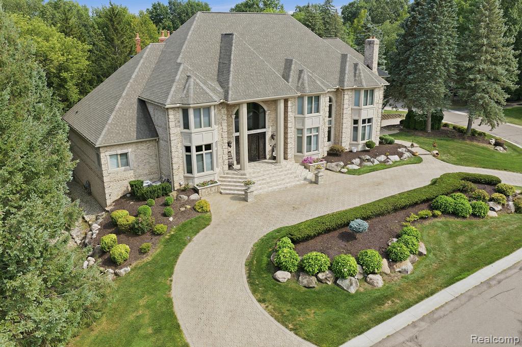 2417 Heronwood Drive, Bloomfield Hills, MI 48302