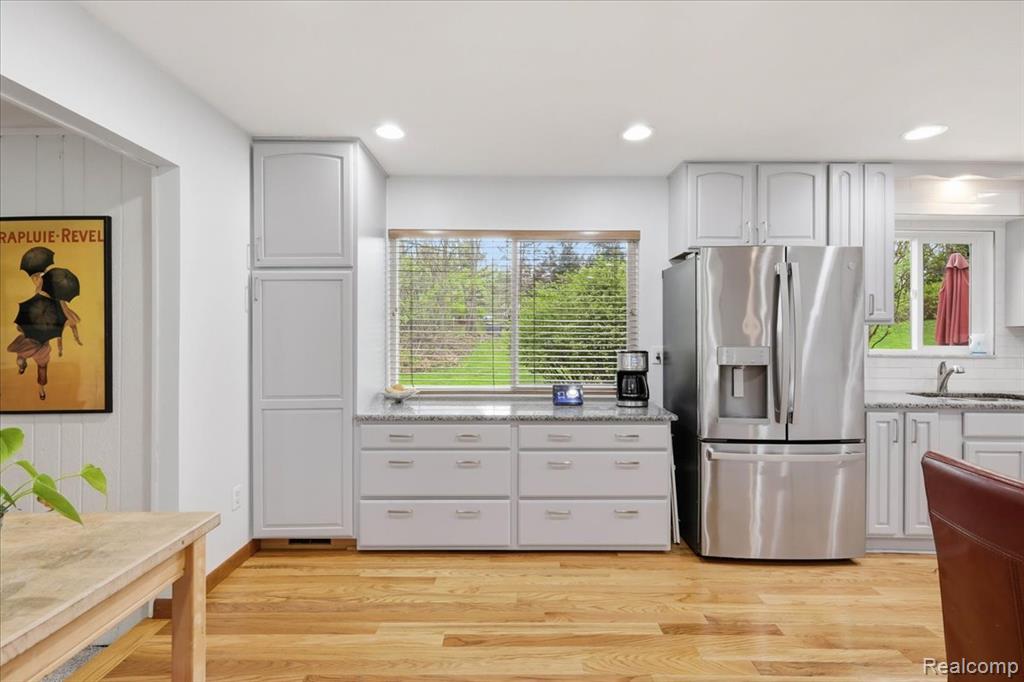 5105 Mohawk Avenue, Clarkston, MI 48348 — Photo 12