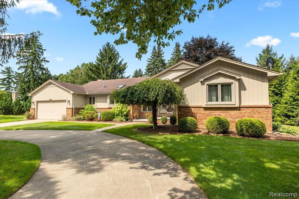 4280 ELIZABETH Lane, Walled Lake, MI 48390 — Photo 2