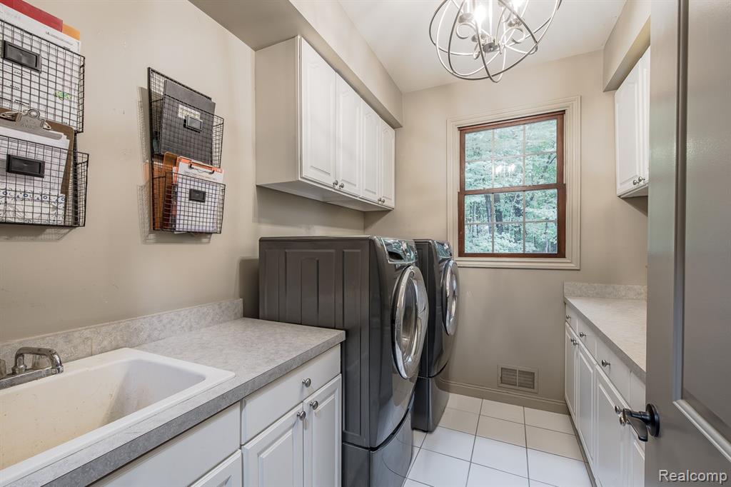 9909 Kingston Ridge, Clarkston, MI 48348 — Photo 35