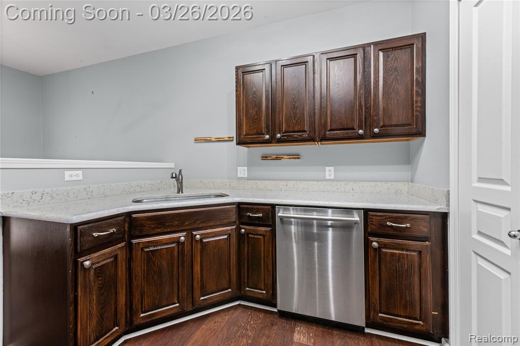 26756 Kirkway Circle, Woodhaven, MI 48183 — Photo 14