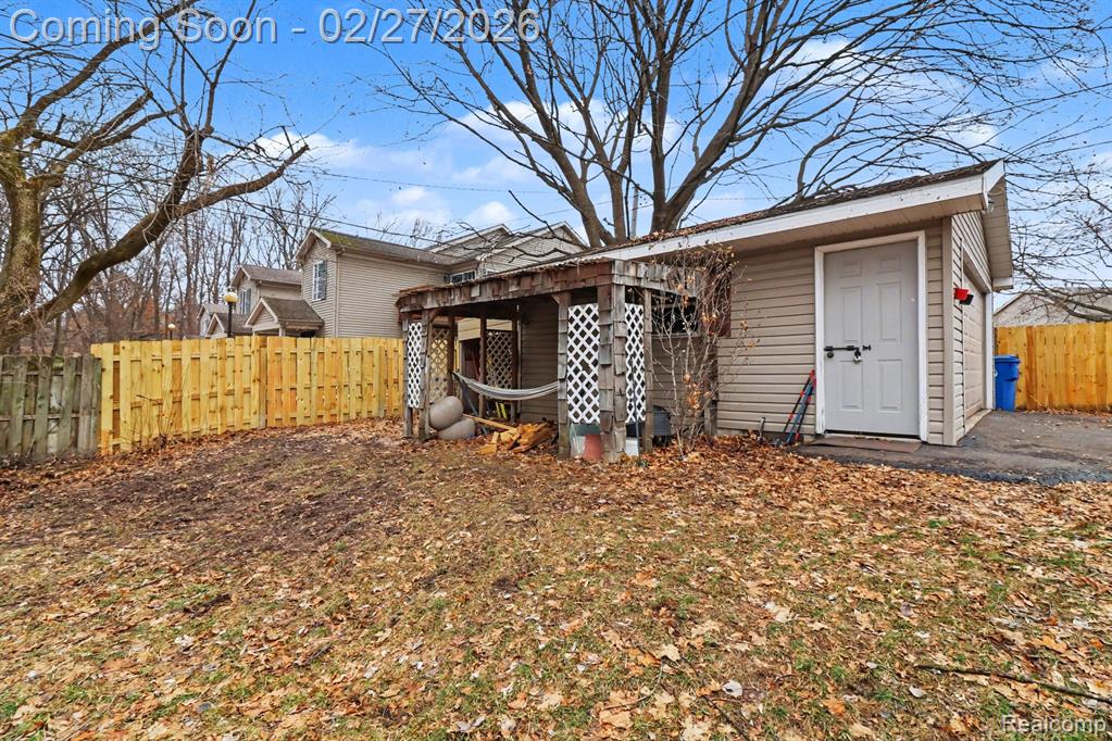 845 Crescent Lake Road, Waterford, MI 48327 — Photo 26