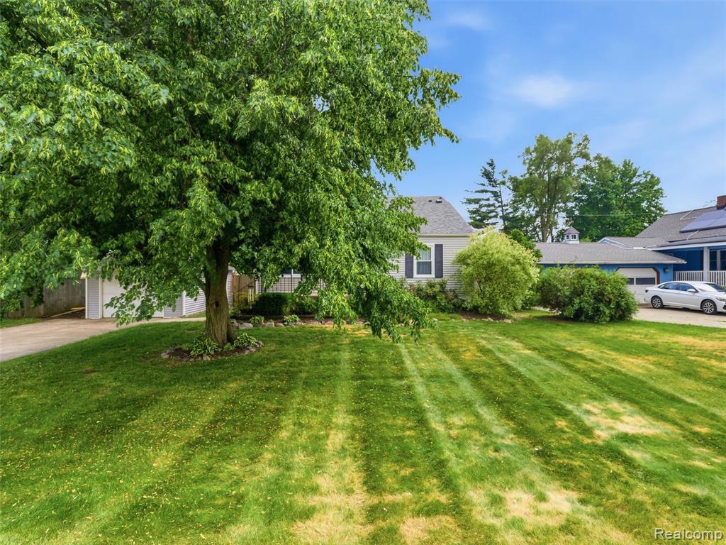 7790 Powers Court, Utica, MI 48317 — Photo 2