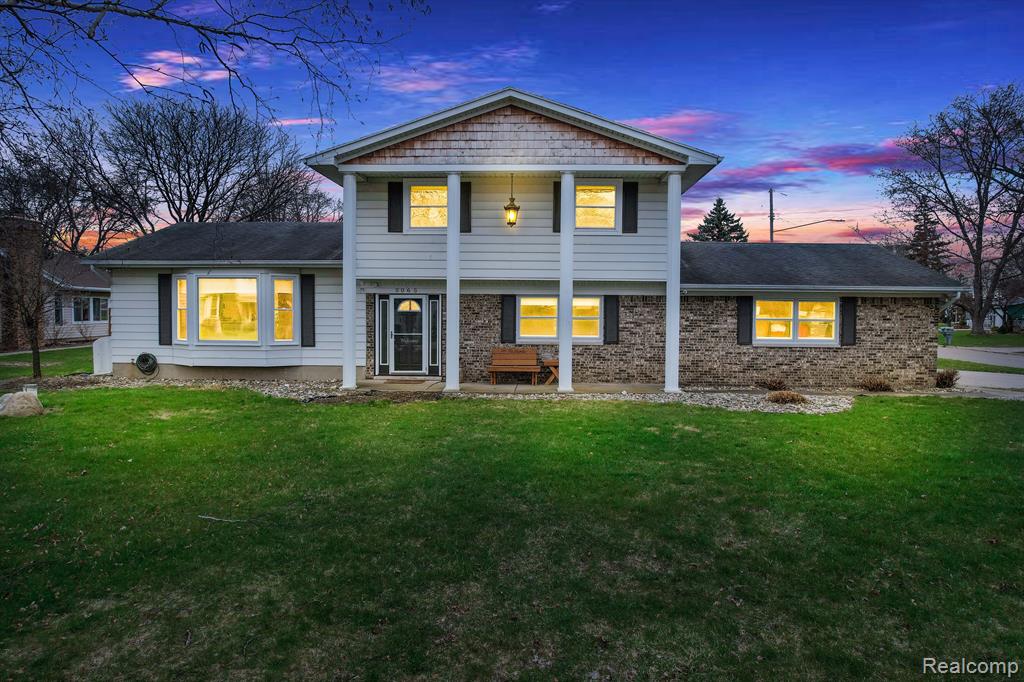 5065 Hyde Park Drive, Swartz Creek, MI 48473 — front exterior